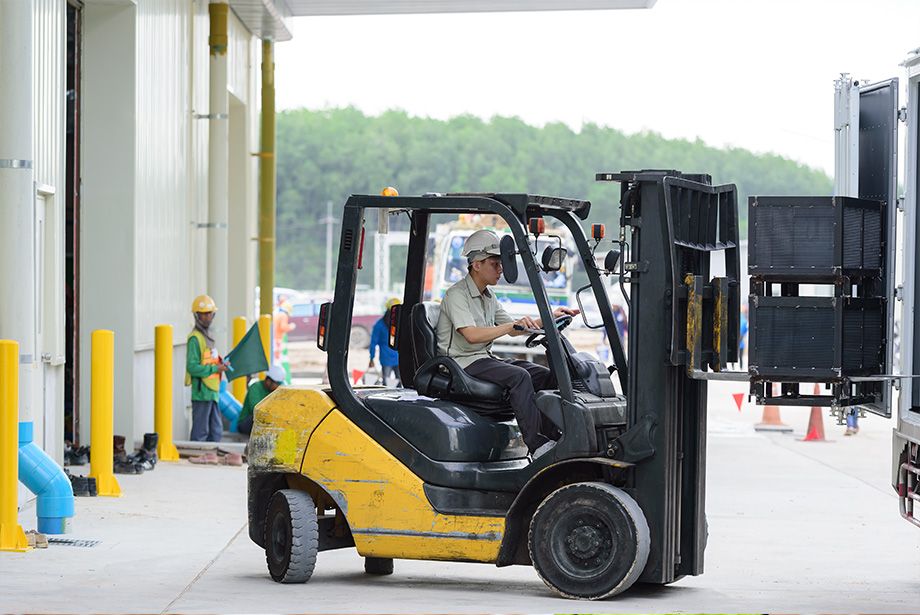 Tips For Operating An Outdoor Forklift In Winter