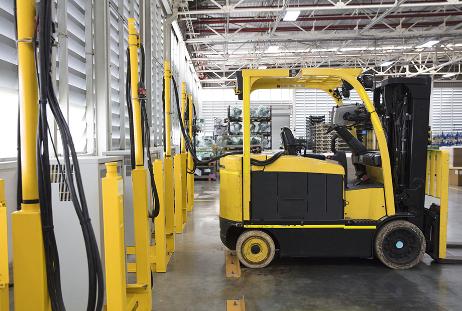 Helpful tips for getting the most out of your forklift battery