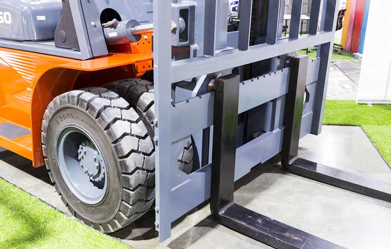 Advantages of Using an Electric Counterbalance Forklift