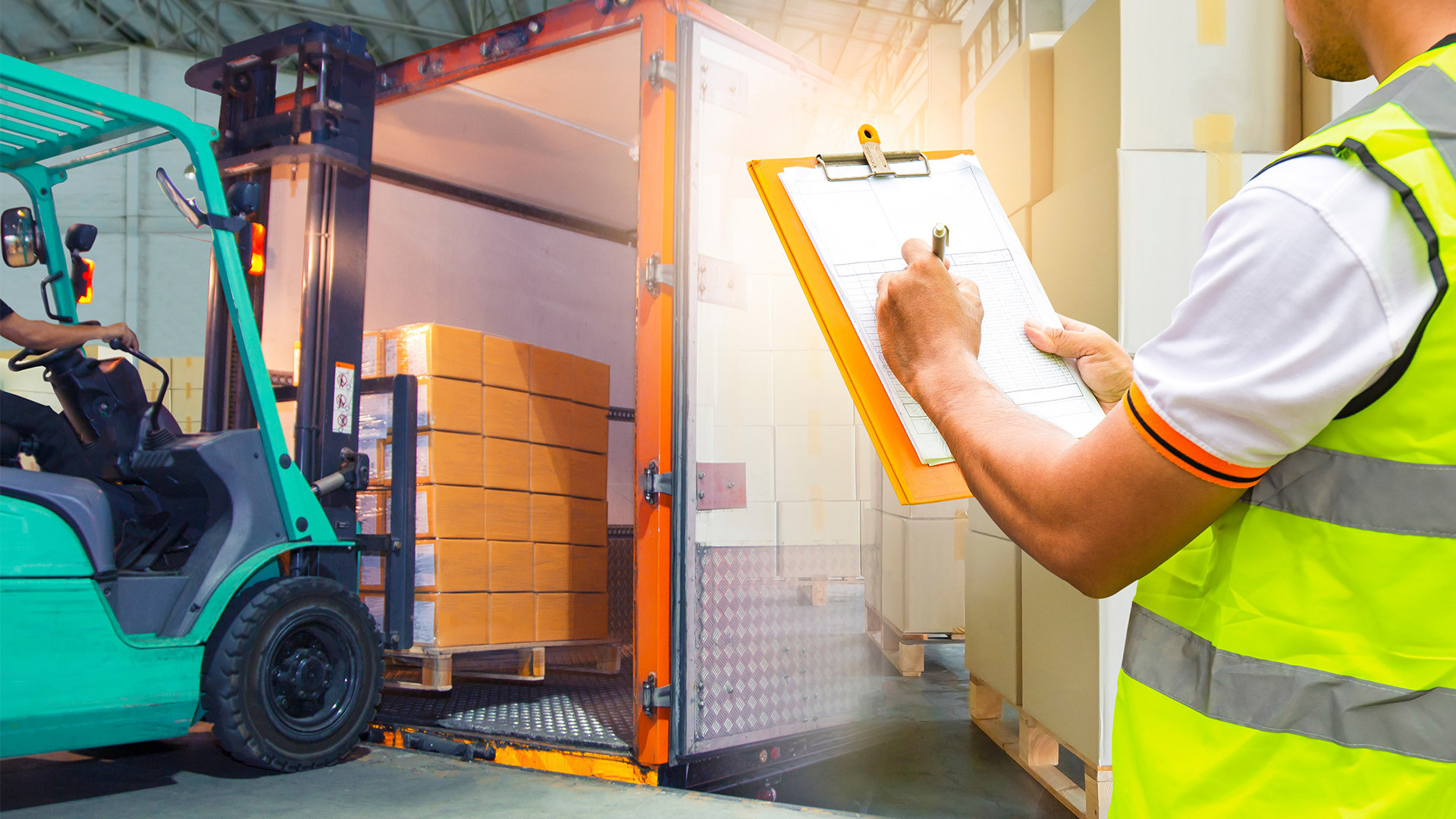 5 Essential Tips for Secure and Safe Forklift Loading