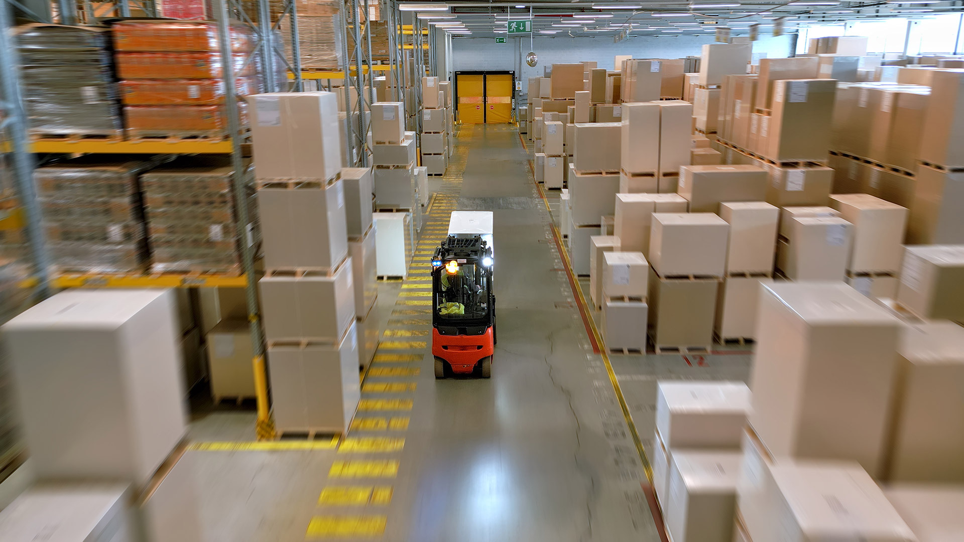 Seasonal Surge? How Forklift Hire Helps Businesses Handle Demand
