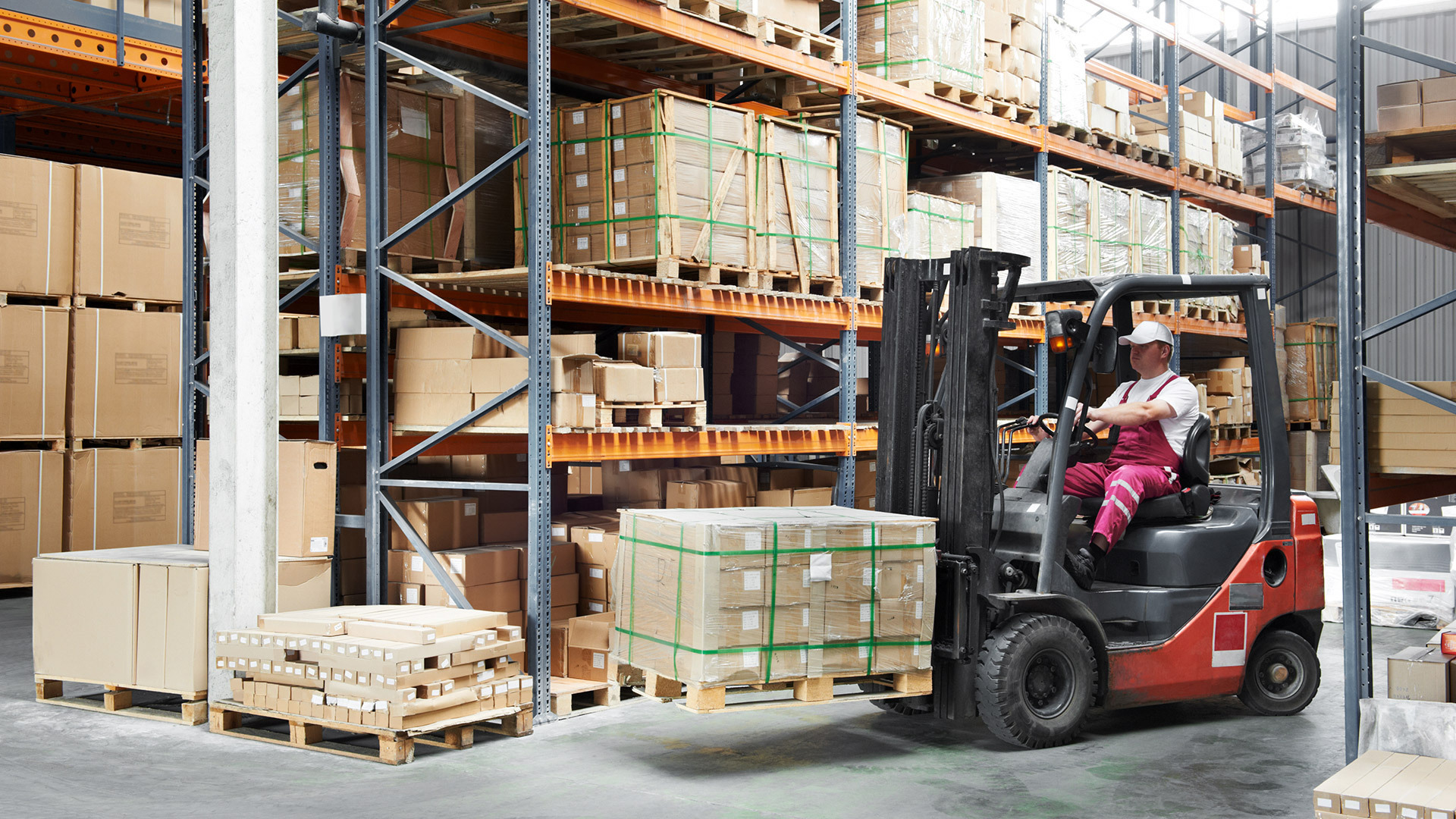 How to Match Your Forklift to Your Warehouse Layout